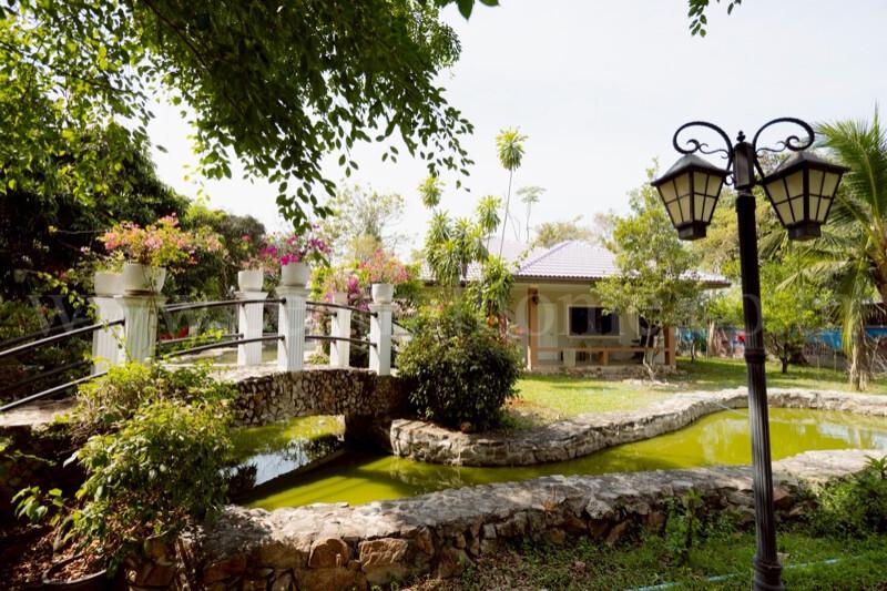 บ้านพักตากอากาศ 2 หลัง พร้อมที่ดิน 2 ไร่ บางละมุง - ชลบุรี 11