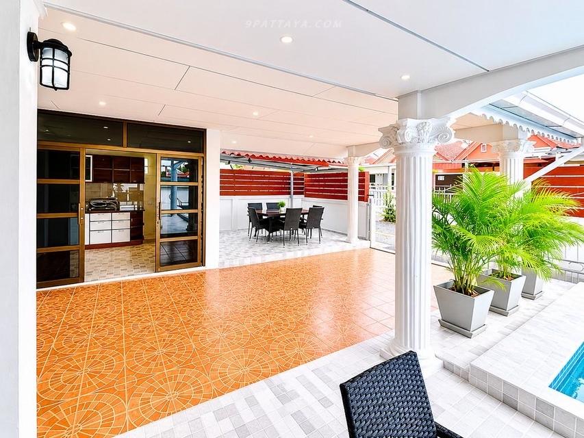 For Sale — House at Wantana Village, Pattanakarn Soi 1Good location house with easy access to Nern Plub Wan and Siam Country Club area. 4 bedrooms 2