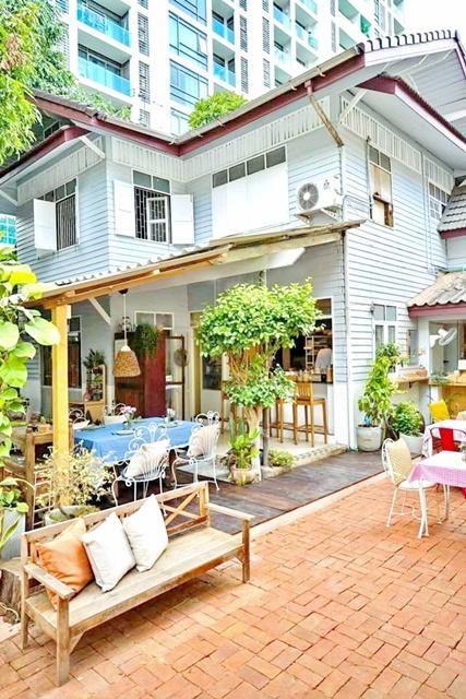 สีลม สาทร ใจกลาง CBD พระราม 4 Airbnb MRTสามย่าน 500ม. ถูกมาก โอกาสทอง เช่าร้านอาหารพรีเมียม 2 หลัง สไตล์โฮมมี่ วินเทจ 50 3