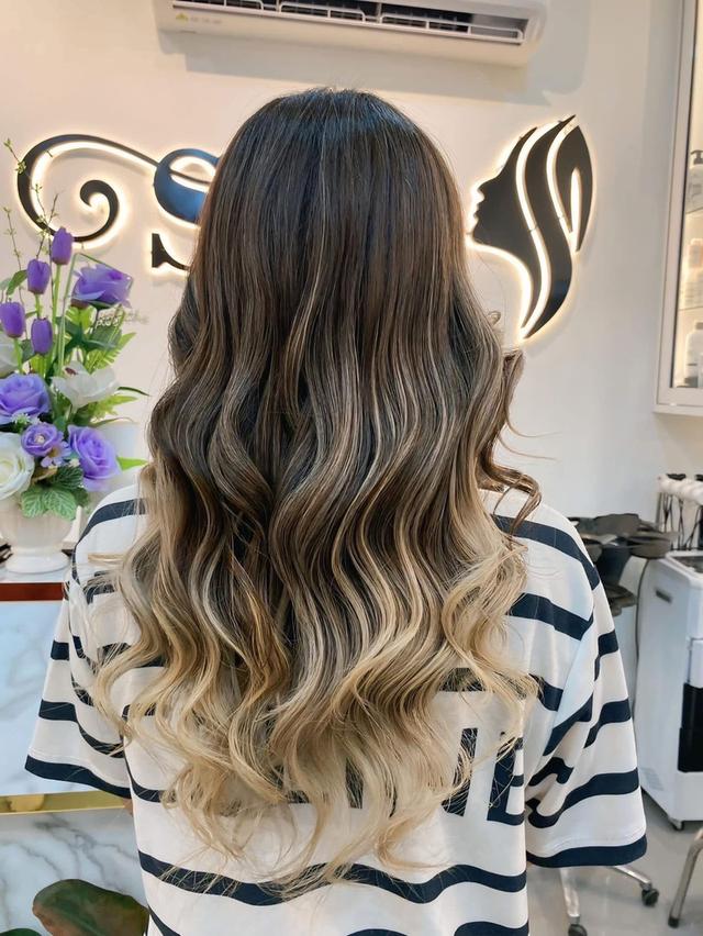 SARA Hair Studio Huahin (ซาร่า แฮร์ สตูดิโอ หัวหิน) ร้านทำผมประจบฯ ออกเเบบทรงผมชายหญิง ทำสีผม ยืดผม ดัดผม ซ่อมผมเสีย ทำเล็บ ต่อขนตา สปามือเท้า ครบวงจร รูปที่ 16