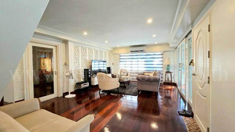 บ้านเดี่ยว 2 หลัง พื้นที่ 387 ตร.วา ซอย ติวานนท์ 46 ใกล้รถไฟฟ้าสายสีชมพู 10