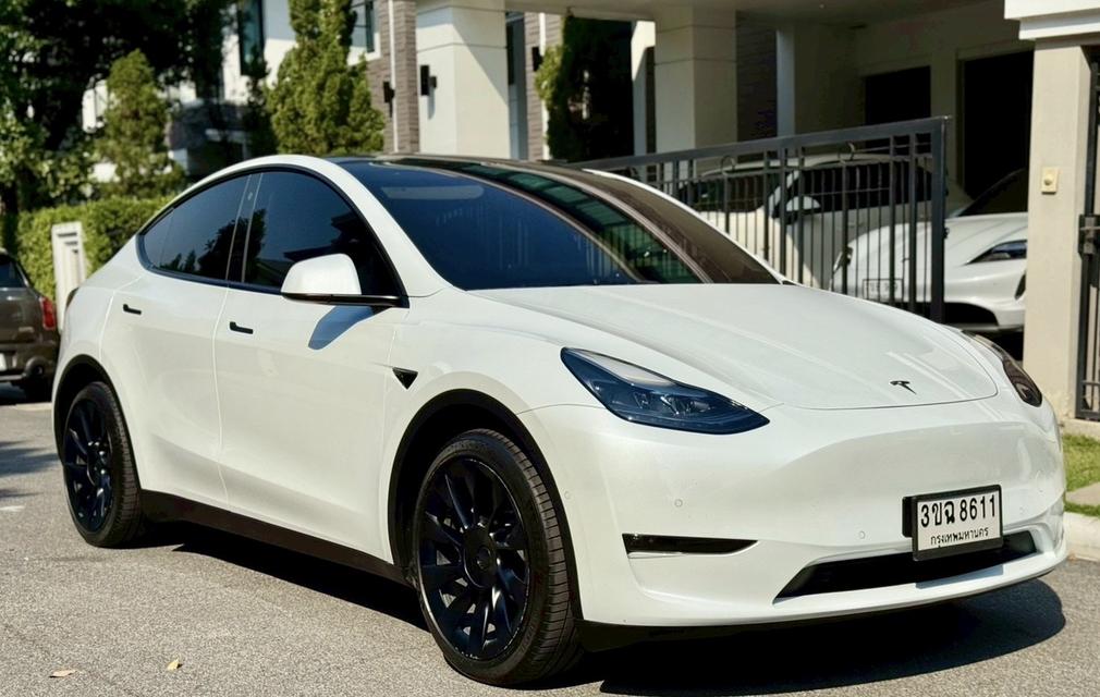Tesla Model Y Long Range AWD