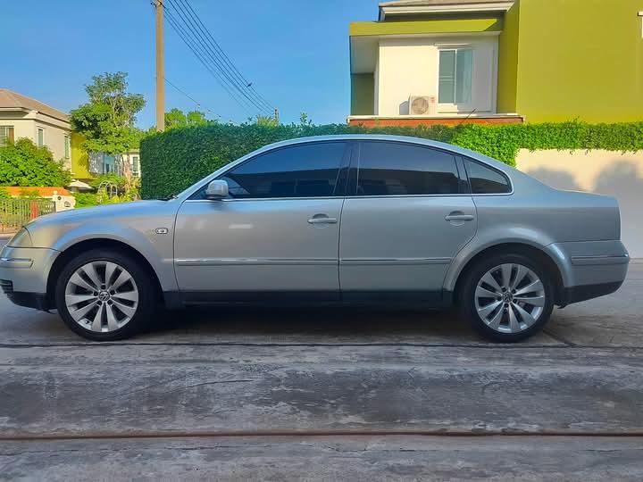 Volkswagen Passat สีเทา ปี 2003 3