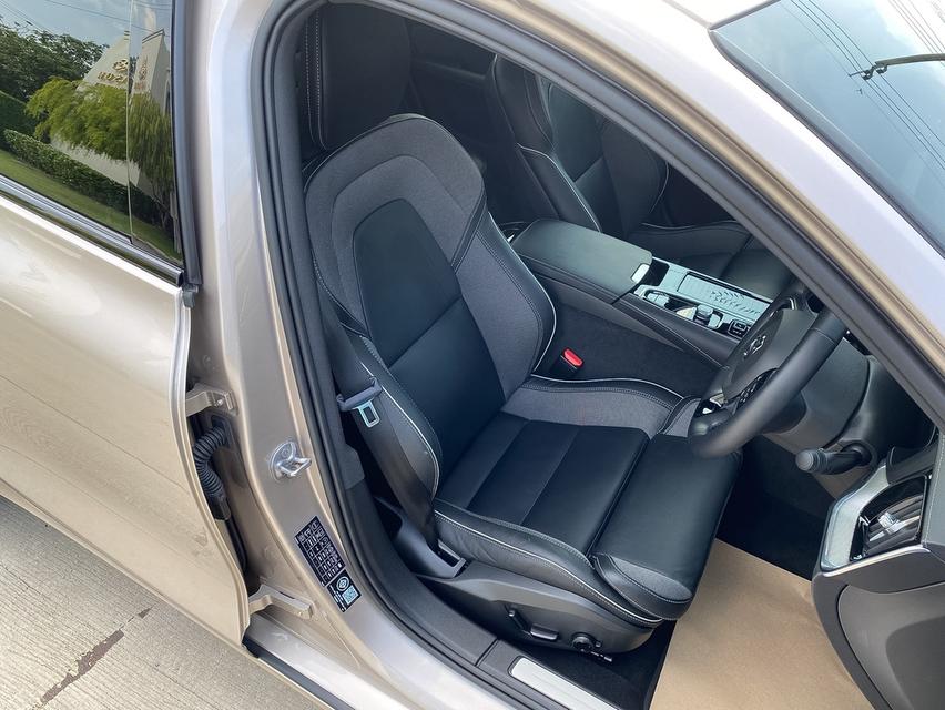 Volvo S60 T8 Recharge Ultimate Dark 2024 รูปที่ 6