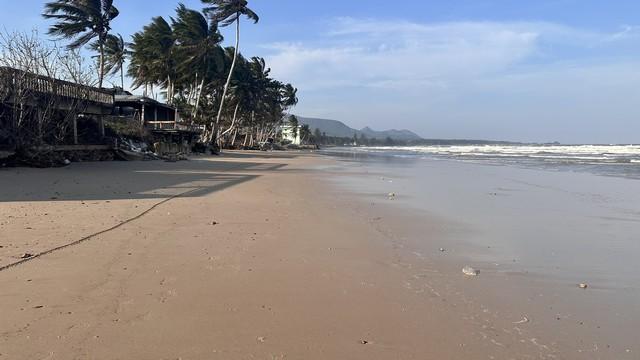พรีเซ้นทรัพย์ทำเลทองใกล้สิ้นปี ขายที่ดินริมหาดสะพลีทรายขาวน้ำใสคราม สวยงามวิวทะเลธรรมชาติสุดสุด ปะทิวใกล้หาดสวยทุ่งวัวแล 2