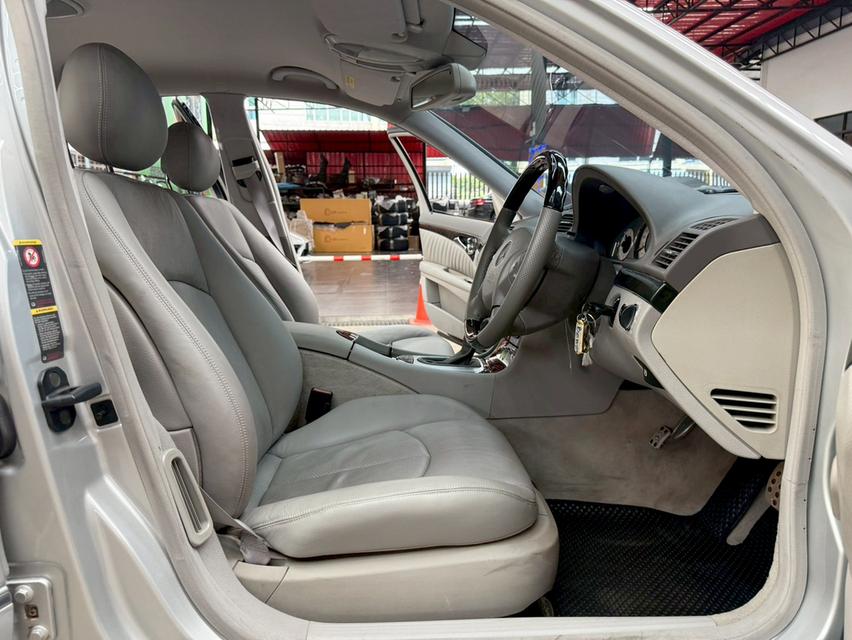 Mercedes-Benz E240 2.6 Avantgarde ปี2003 รถบ้านแท้ สวยสภาพดี 11
