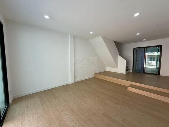 ขายทาวน์โฮม 2 ชั้น 18 ตรว. โครงการเฟิสท์โฮม ถนนวัชรพล ซอยวัชรพล1 ทำเลดี หลังตลาดถนอมมิตร ใกล้ทางด่วน 5