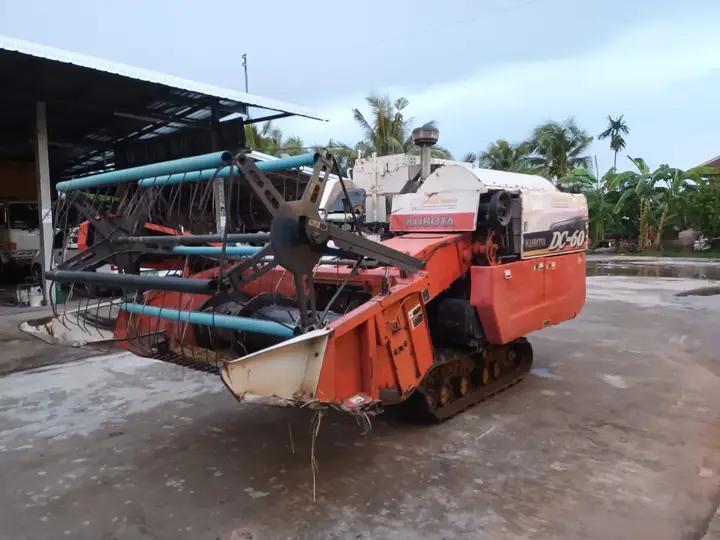 รถเกี่ยวข้าว KUBOTA สภาพดี   2