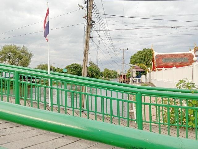 มีประตูเหล็ก 2 บาน ทวีวัฒนา คลองมหาสวัสดิ์ วัดปุรณาวาส ตลาดศาลายา 1.6 กม รร.สาธิตนานาชาติ ม.มหิดล 1.9 กม.ให้เช่าห้องพร้อ 5