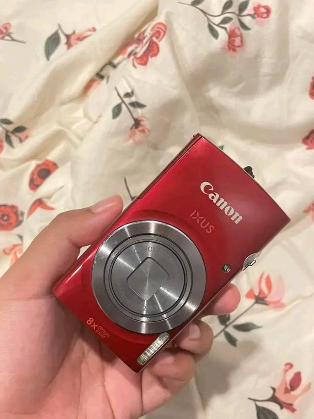 กล้องสีแดงสวยๆจาก Canon