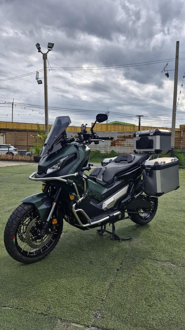 Honda X-adv 9