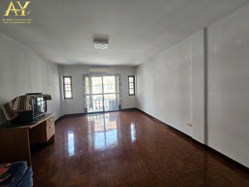 ขายตึก3.5ชั้น รีโนเวทแล้ว มบ.ศิรินเทพ9 ซ.มีสทีน ราษฎร์พัฒนา รามคำแหง2.5MB. 18