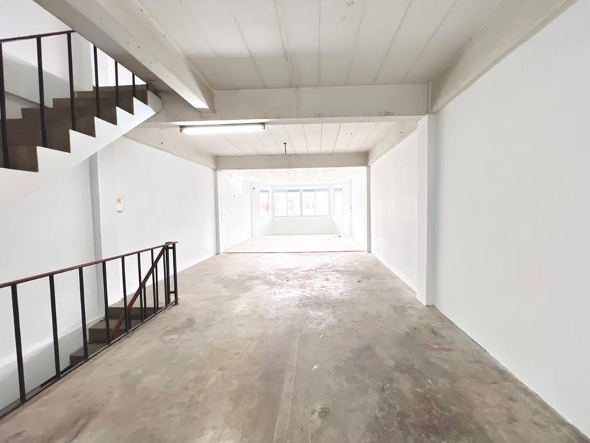 ขายอาคารพาณิชย์ 4.5 ชั้น ซอยสุขสวัสดิ์ 6 (ต้นซอย) เขตจอมทอง กรุงเทพ ใกล้วัดนาคนิมิตร ใกล้ทางด่วน 7