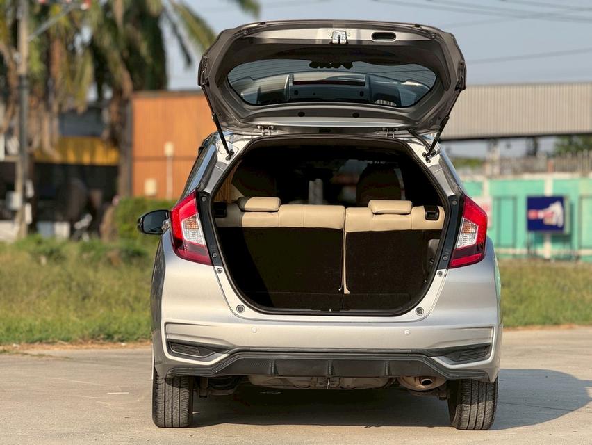HONDA  JAZZ GK 1.5 RS TOP  (MNC) Y2017สีเทา ออโต้ รูปที่ 7
