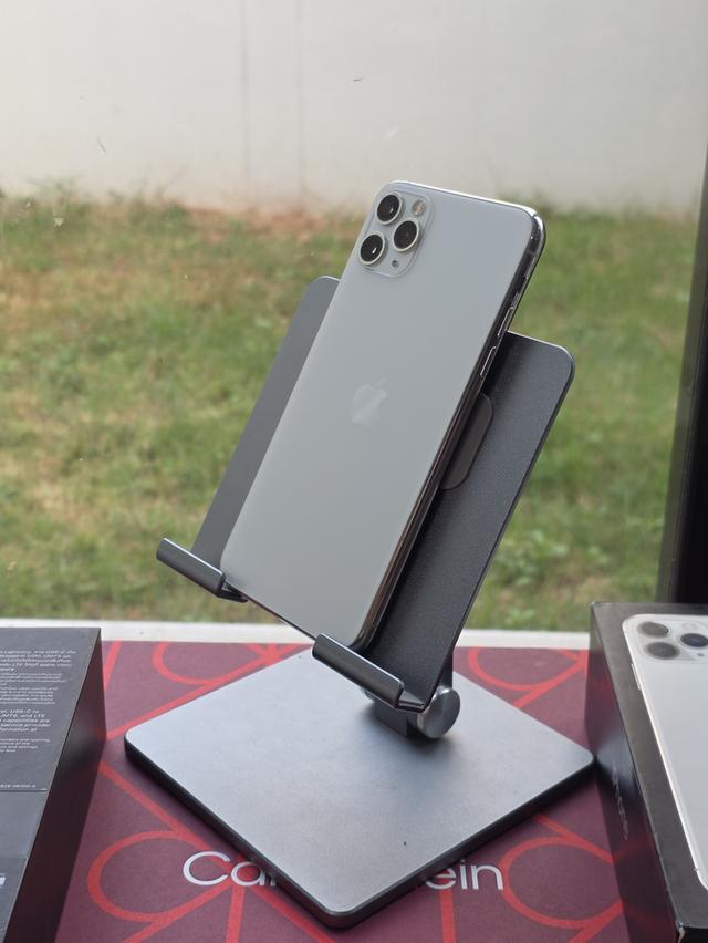 I phone 11 promax 64 gb