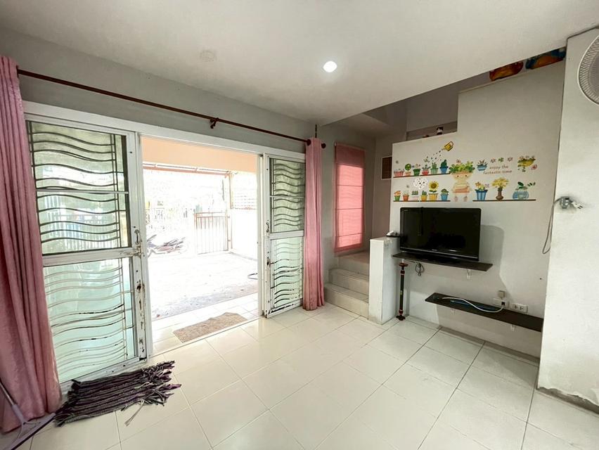 หมู่บ้านสุขสำราญ ลีฟวิ่ง (ประชาอุทิศ 90) ถนน รพช.ประชาอุทิศ ต.คลองบ้านสวน อ.พระสมุทรเจดีย์ จ.สมุทรปราการ 5