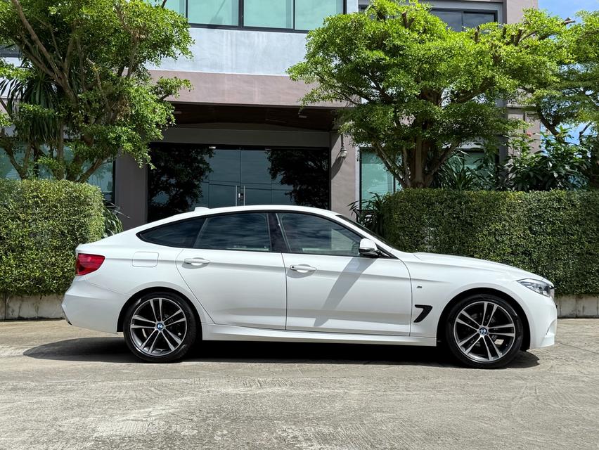 2020 BMW 320D GT MSPORT LCI รถมือเดียวออกป้ายแดง รถวิ่งน้อย เข้าศูนย์ตามระยะ รถไม่เคยมีอุบัติเหตุครับ 2