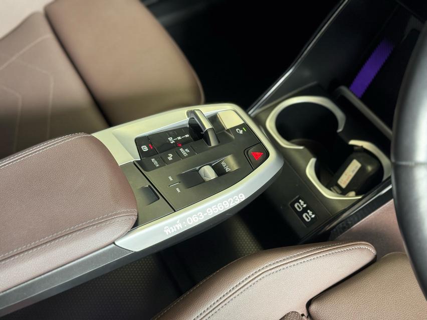2023 X1 20i M Sport U11 (รถออกศูนย์มือเดียวไมล์น้อยประวัติดี)  6