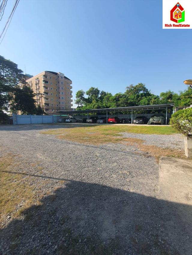 ขายถูกที่ดินเปล่า ซอยอ่อนนุช54 เข้าซอยมาประมาณ 450 ม.  เนื้อที่ 256 ตรว. แปลงที่ดินสวย ทำเลดี แหล่งชุมชน ใกล้รถไฟฟ้าสายสีเหลือง สภานีศรีนุช 7