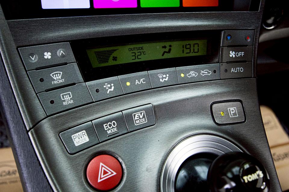 TOYOTA PRIUS 1.8 HYBRID TOP OPTION SUNROOF  2012  13