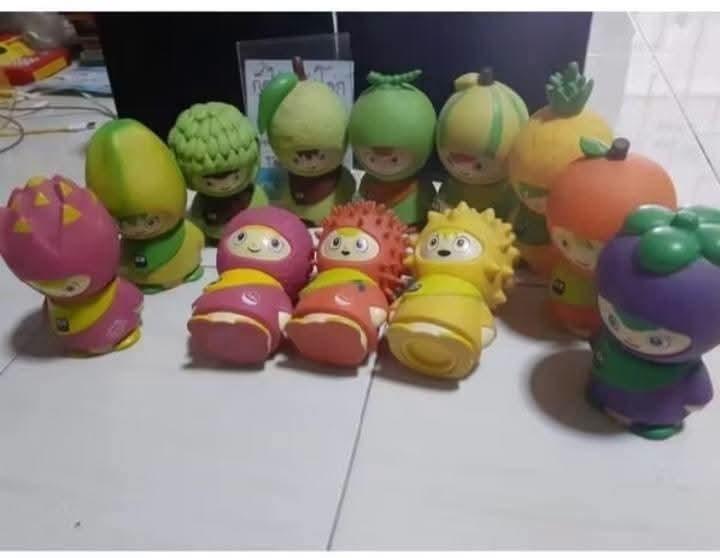 ลดราคาสุดๆ ออมสินชุดผลไม้จาก ธกส. ครบชุด 12 ชิ้น ไม่ต้องเสียเวลาตามเก็บ งานเก็บตั้งโชว์นอกตู้ รายละเอียดแต่ละตัวตามรูปเลย