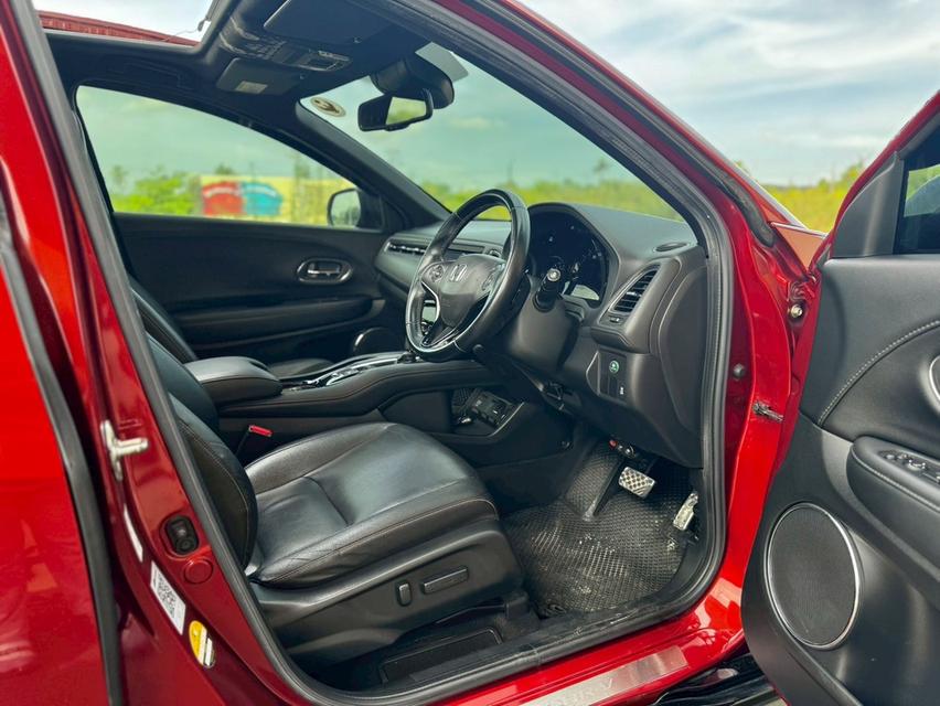 HONDA HRV 1.8 RS TOP SUNROOF (mnc)ปี 19 สีแดง  ออโต้
