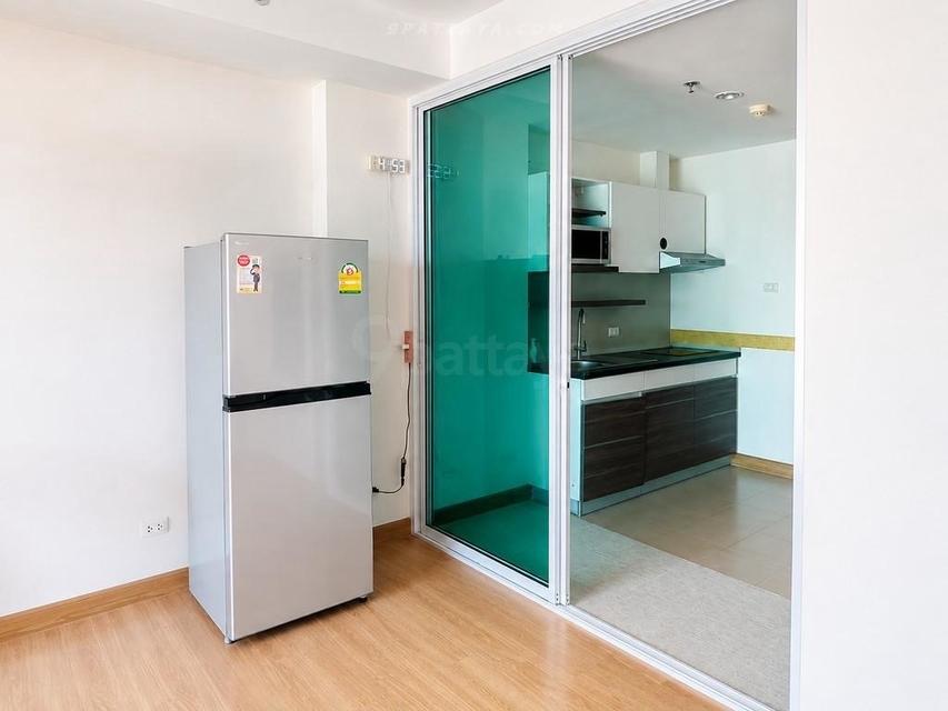 For Rent — Condo at Supalai Mare Pattaya, ThepprasitCondo for yearly rent at Supalai Mare Pattaya. High-floor unit on the 32nd floor, fully furnished 4