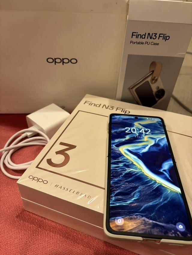 ราคาพิเศษ Oppo Find N3 Flip สีครีมทอง  3