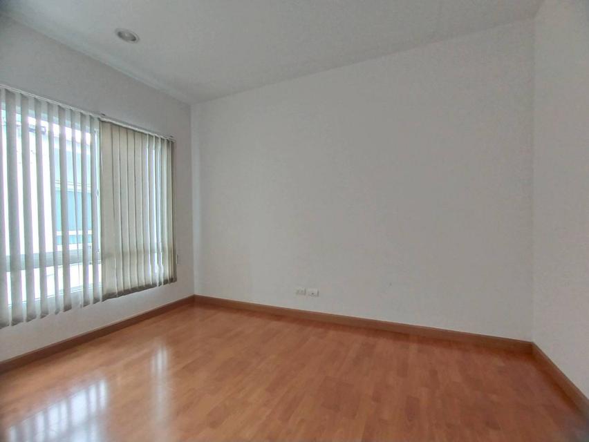 !! ขาย ทาวน์โฮมออฟฟิศ สวยสภาพดี บ้านกลางเมือง เอสเซ็นส์ศรีนครินทร์ 7