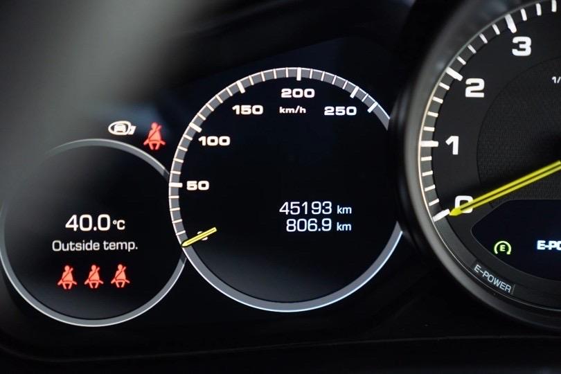 Porsche Cayenne E-Hybrid Coupe 2022 สี Crayon รูปที่ 10