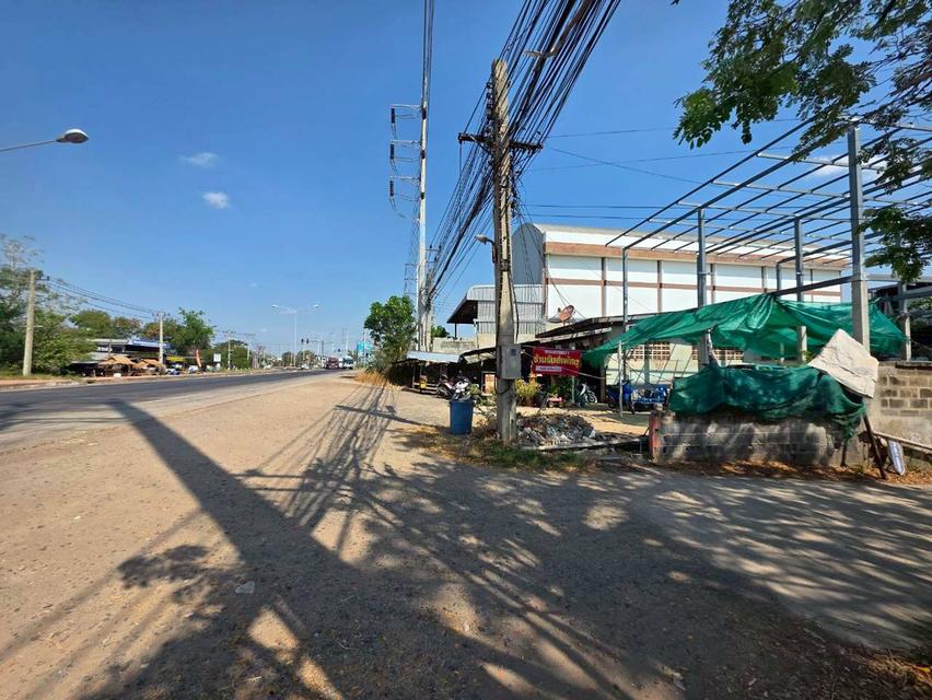 ที่ดิน 84 ตร.ว มีโกดังด้านหลัง ติดถนนใหญ่ อยู่ติด thai foods ห่างจาก7-11 lotus 800 เมตร เหมาะจะทำธุรกิจค้าขาย ทำเลดี 8