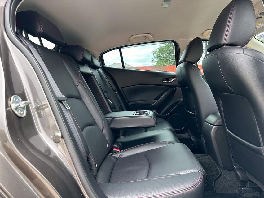 รหัสรถ PAT6031 Mazda 3 2.0 S Sport Hatchback สีเทาดำ ปี 2017 9