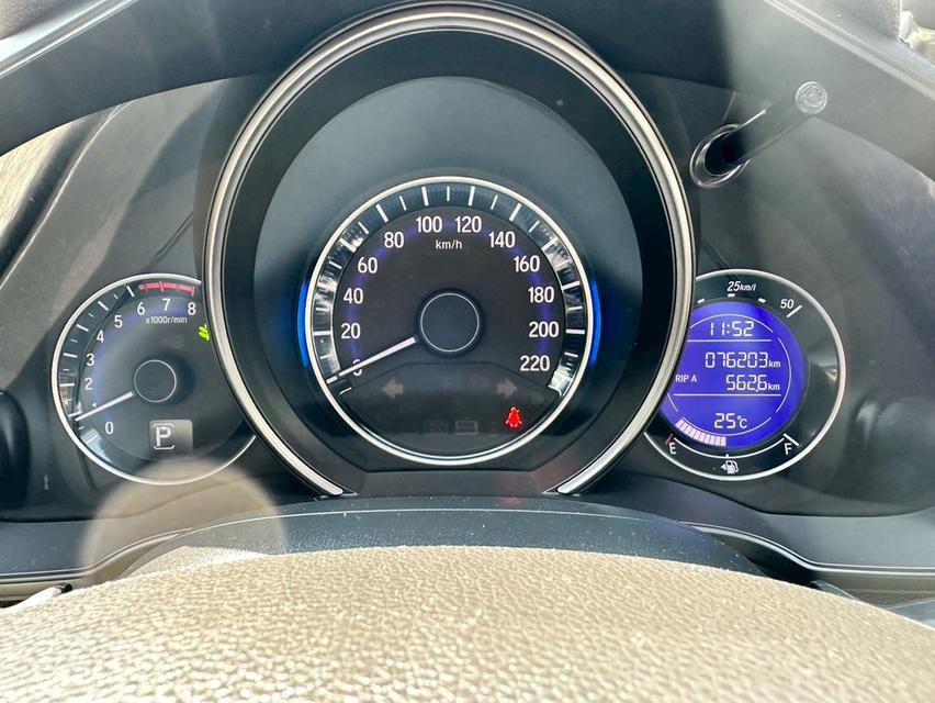 รถบ้านเข้าใหม่ ไมล์เพียง76,000โล เข้าศูนย์ตลอด มือเดียวออกห้างป้ายแดง สวย เดิม ราคาดี วารันตีหลังการขาย #HONDA NEW JAZZ 1.5RS (GK) ปี2019 สีเทา เกีย รูปที่ 10