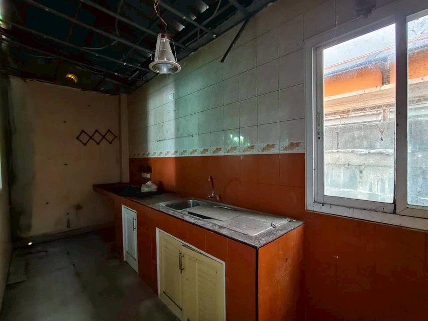 อาคารพาณิชย์ 3 ชั้น ซอยลาดพร้าว 101 ถนนลาดพร้าว แขวงคลองจัน เขตบางกะปิ กรุงเทพมหานคร 8