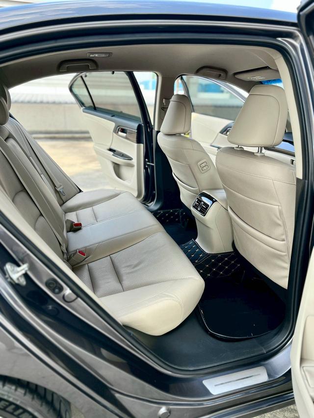 Accord 2.4 EL Navi ปี 2017 รถมือเดียวป้ายแดง ออกห้างป้ายแดง รูปที่ 11