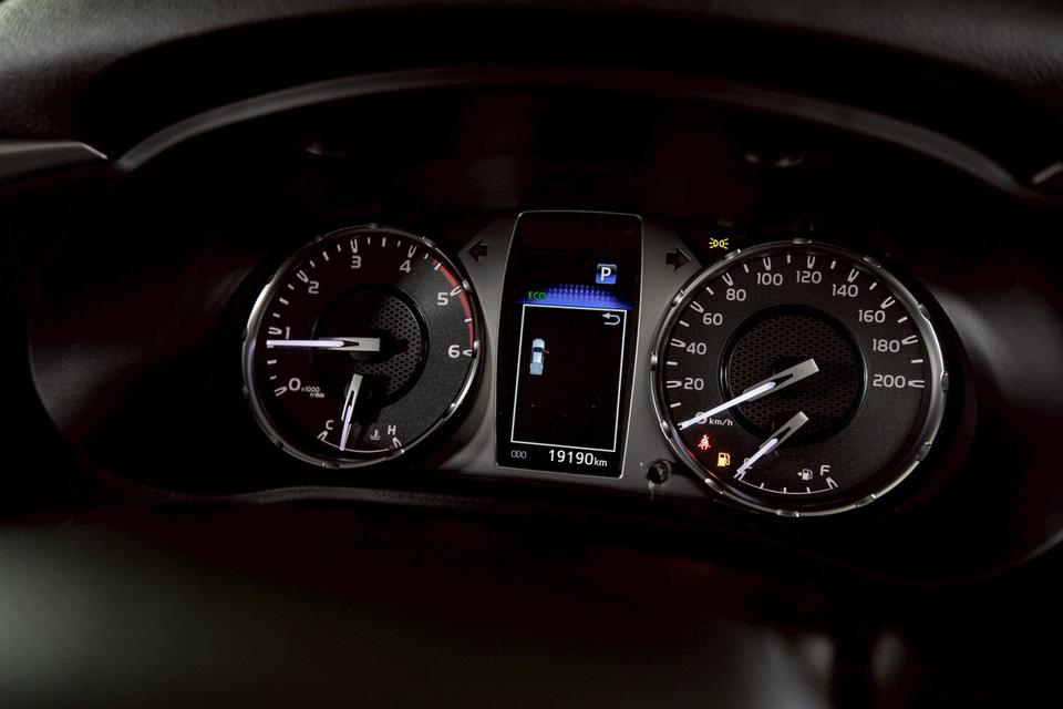 Toyota Revo 2.4Entry ปี24 11