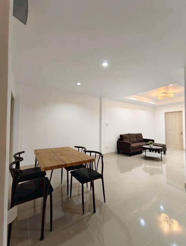 หมู่บ้านบัวทอง4  (คุณาภัทร) ถนนบ้านกล้วย-ไทรน้อยบางบัวทองทาวน์เฮ้าส์ 2 ชั้น รีโนเวทใหม่ พร้อมอยู่ ทำเลดี บ้านกล้วย–ไทรน้อย เดินทางสะดวก 10