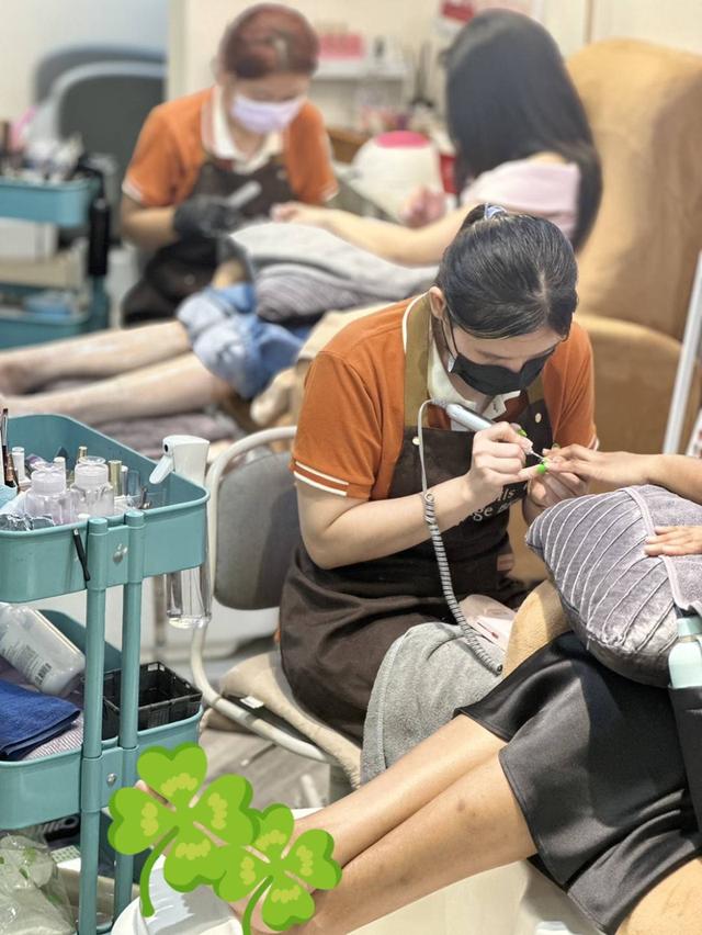 เซ้งร้านทำเล็บทองหล่อ 600,000 บาท แถมฟรี ทุกรายการของใช้ภายในร้าน พร้อมช่างประจำ 3คน  14