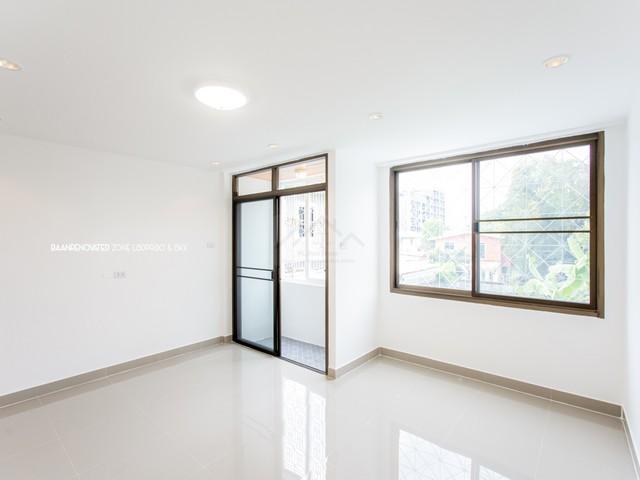 ขายทาวน์โฮม 4 ชั้น 350 ตร.ม ซอยสวรรค์วิถี (สุทธิสาร-ลาดพร้าว 64) รีโนเวทใหม่ทั้งหลัง เดินทางสะดวก 5