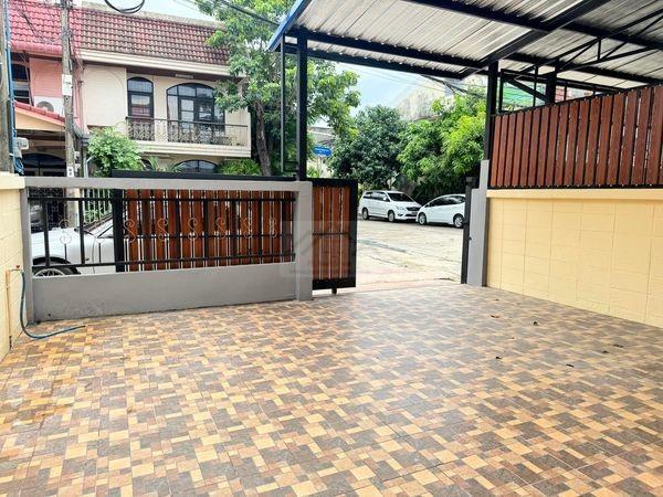 ให้เช่าบ้านเดี่ยว 2 ชั้น 76 ตร.ว. หมู่บ้านสินพัฒนาธานี ถ.ประชานิเวศน์ 1 ใกล้ตลาดบองมาร์เช่ 1