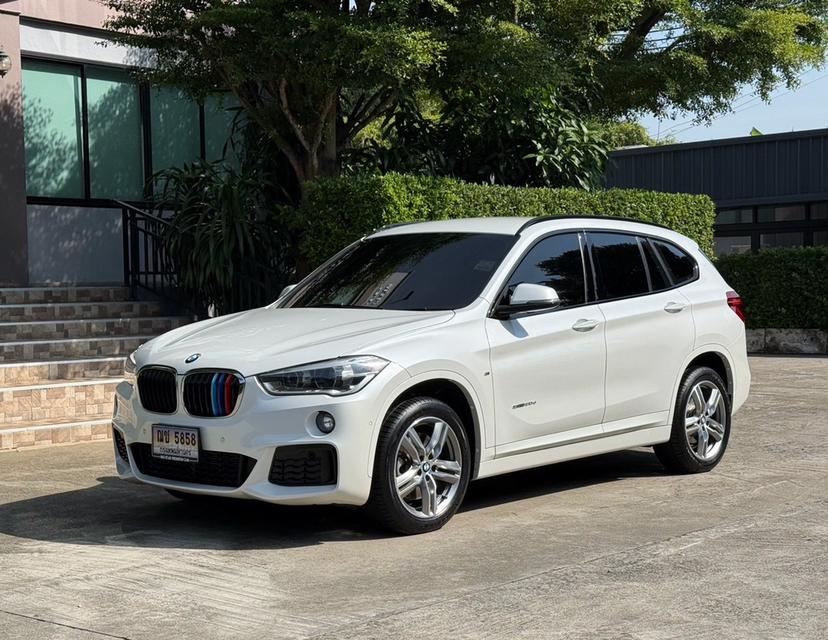 2020 BMW X1 20D MSPORT รถมือเดียวออกป้ายแดง รถวิ่งน้อยเพียง 70,000 กม เข้าศูนย์ตามระยะ รถไม่เคยมีอุบัติเหตุครับ 4