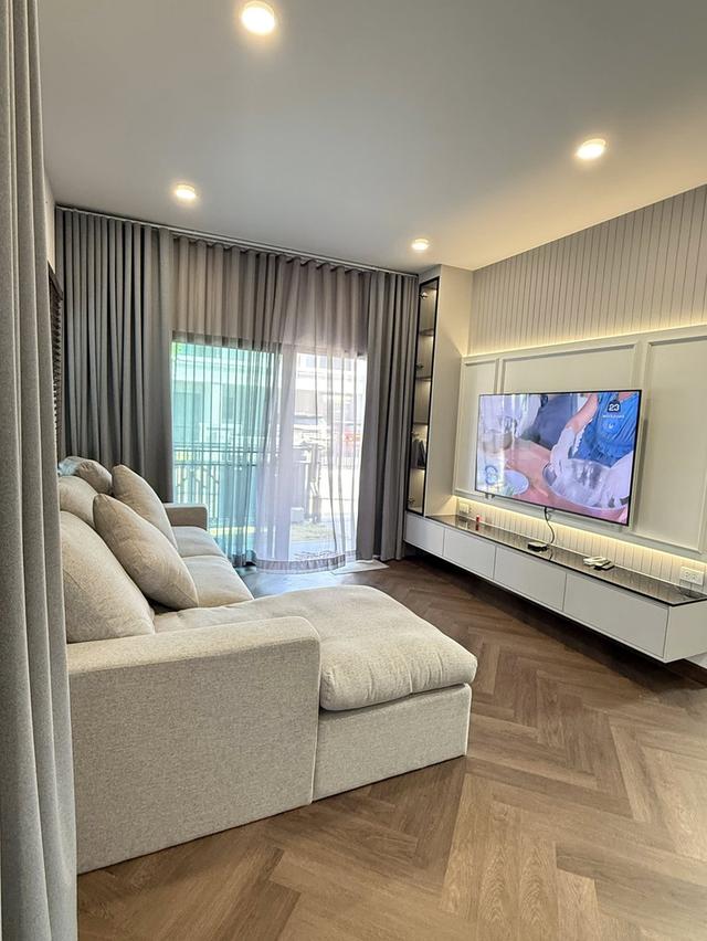 หมู่บ้าน บริทาเนีย บางนาศรีวารี  ซอยวัดศรีวารีน้อย บ้านใหม่อยู่ยังไม่ถึงปี บ้านตกแต่งพร้อมอยู่ 15