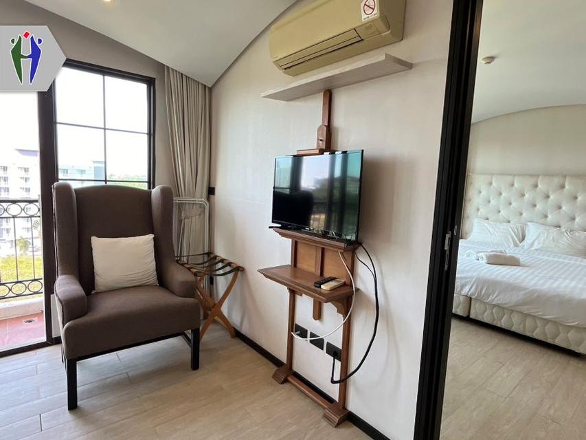 คอนโดให้เช่า เวเนเชี่ยน ใกล้หาดจอมเทียน •	ขนาด 23 ตารางเมตร สตูดิโอ •	เครื่องปรับอากาศ, ตู้เย็น,ไม่มีเตาไฟฟ้า •	ระเบียงวิวสระว่ายน้ำพร้อมเฟอร์นิเจอร์ค 5