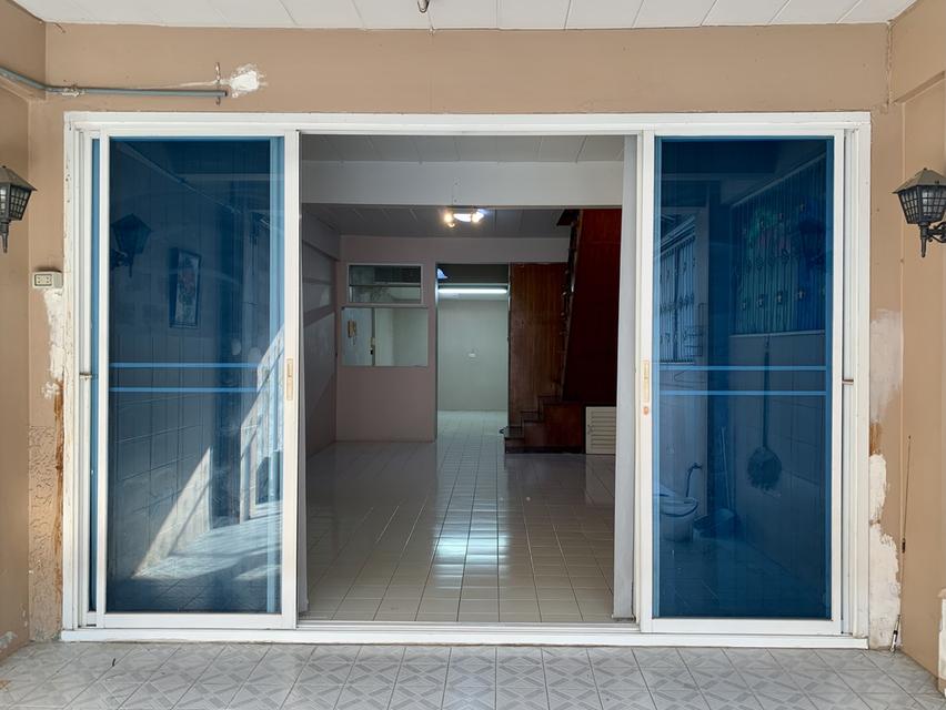 ขายทาวน์เฮ้าส์2ชั้น หมู่บ้านพระปิ่น3 อ.บางใหญ่ ทำเลดี แหล่งชุมชน สภาพดี บ้านสวยสะอาด สิ่งแวดล้อมดี เจ้าของขายเอง 4