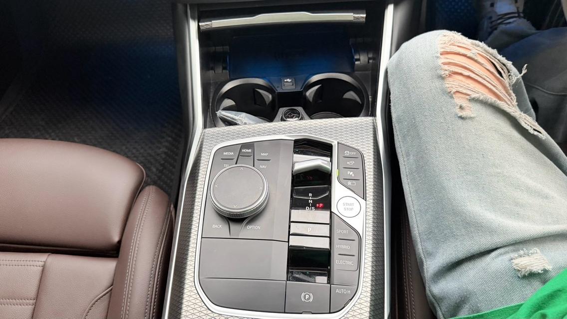 รหัสรถ KPV53 ⚫ BMW 330e M Sport ปี 2023 รูปที่ 12