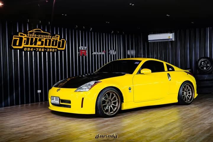 Nissan 350 Z สีเหลือง 1