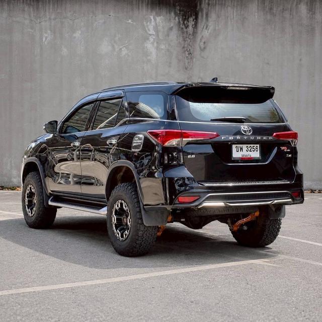 Toyota Fortuner 2.8 TRD SPORTIVO 4WD 2019 รูปที่ 4