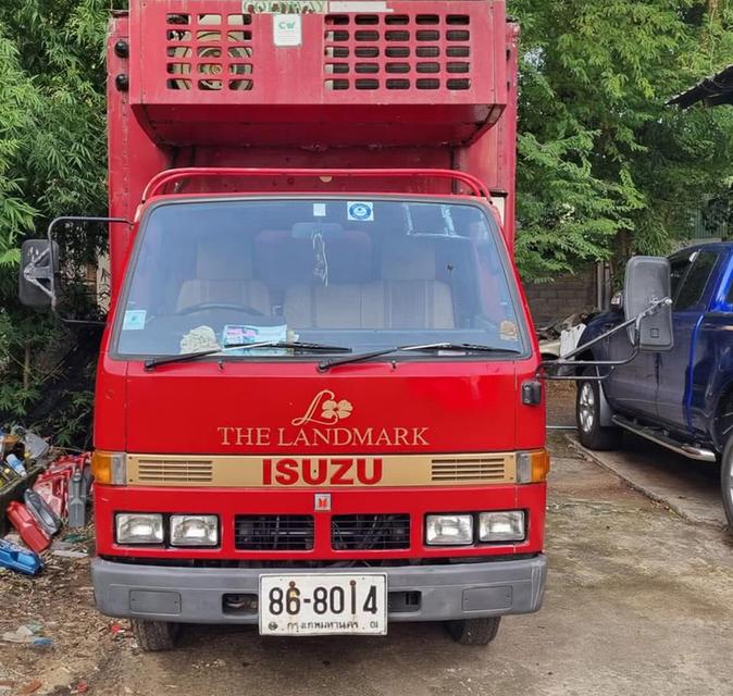 ISUZU​ NKR​ ตัวรถตู้แช่เย็น 110 แรงม้า​ 2