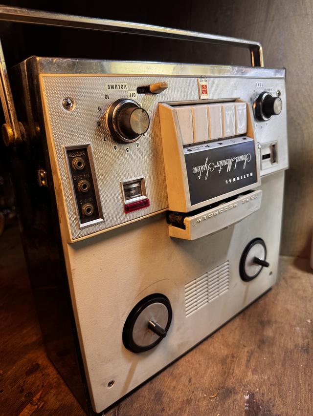 เครื่องเล่นเทปรีล + เทป