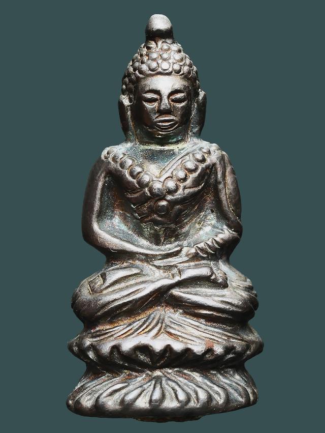 พระชัยวัฒน์หลวงปู่เอี่ยม วัดหนัง เนื้อสําฤทธิ์ ออกวัดอัปสรสวรรค์ (วัดหมู)...เก่าๆ